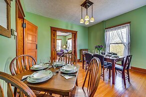 'chestnut Hill' Vintage Farmhouse w/ Deck & Yard