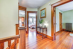 'chestnut Hill' Vintage Farmhouse w/ Deck & Yard