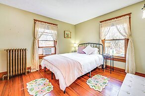 'chestnut Hill' Vintage Farmhouse w/ Deck & Yard