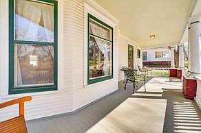 'chestnut Hill' Vintage Farmhouse w/ Deck & Yard