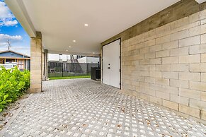 NEW The Strata Barn - Luxury Hyde Park Townhome