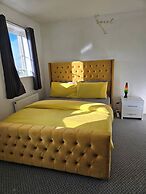 Tranquil Getaway in Wolverhampton - Perfect for Relaxation