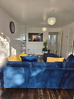 Tranquil Getaway in Wolverhampton - Perfect for Relaxation