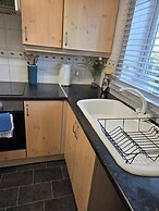 Tranquil Getaway in Wolverhampton - Perfect for Relaxation