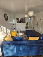 Tranquil Getaway in Wolverhampton - Perfect for Relaxation