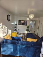 Tranquil Getaway in Wolverhampton - Perfect for Relaxation