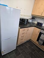 Tranquil Getaway in Wolverhampton - Perfect for Relaxation