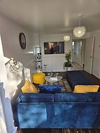 Tranquil Getaway in Wolverhampton - Perfect for Relaxation