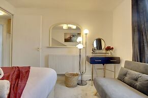 Top Floor Apartment in South Parade Pier