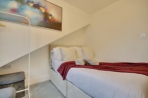 Top Floor Apartment in South Parade Pier