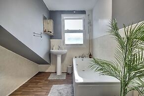 Top Floor Apartment in South Parade Pier