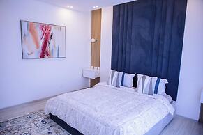 Grand Premiere 2 Bed by YourHost