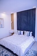 Grand Premiere 2 Bed by YourHost