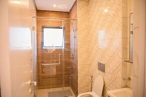 Grand Premiere 2 Bed by YourHost