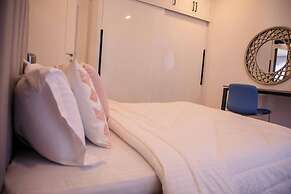 Grand Premiere 2 Bed by YourHost