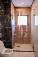 Grand Premiere 2 Bed by YourHost