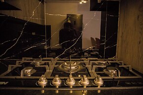 Grand Premiere 2 Bed by YourHost