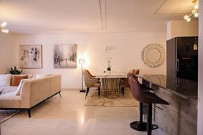 Grand Premiere 2 Bed by YourHost