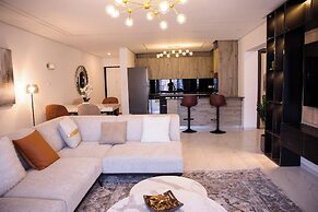 Grand Premiere 2 Bed by YourHost