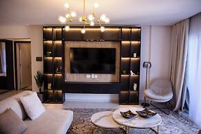 Grand Premiere 2 Bed by YourHost