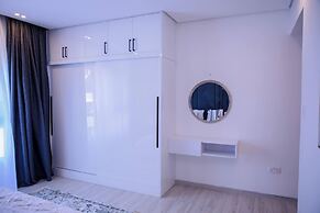 Grand Premiere 2 Bed by YourHost