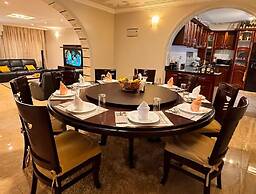 Rwenzori Luxury Suites & Residence