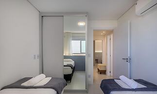 Seafront Condominium With Pool - SHC