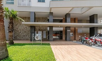 Seafront Condominium With Pool - SHC