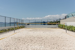 Seafront Condominium With Pool - SHC