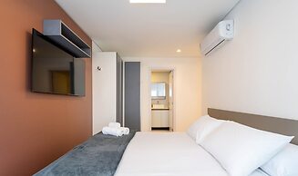Seafront Condominium With Pool - SHC
