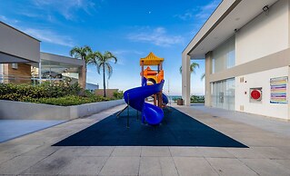 Seafront Condominium With Pool - SHC