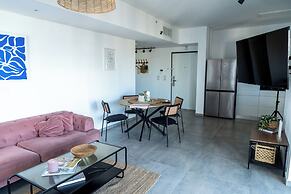 3BR Skyline Retreat on the 24th Floor