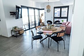 3BR Skyline Retreat on the 24th Floor