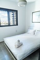 3BR Skyline Retreat on the 24th Floor