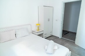 3BR Skyline Retreat on the 24th Floor