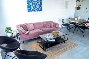 3BR Skyline Retreat on the 24th Floor