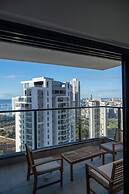 3BR Skyline Retreat on the 24th Floor