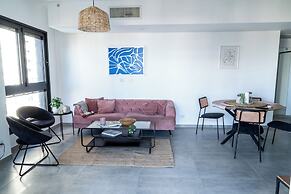 3BR Skyline Retreat on the 24th Floor