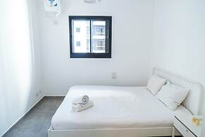 3BR Skyline Retreat on the 24th Floor