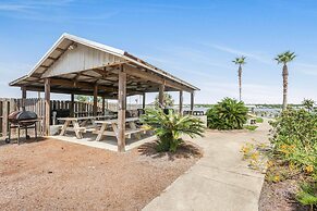 Lagoon Landing 202- Beautifully Decorated Condo With Balcony Pool Step