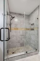 Lagoon Landing 202- Beautifully Decorated Condo With Balcony Pool Step