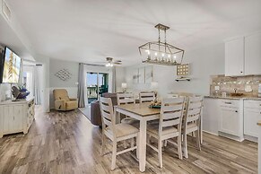 Lagoon Landing 202- Beautifully Decorated Condo With Balcony Pool Step