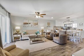 Lagoon Landing 202- Beautifully Decorated Condo With Balcony Pool Step