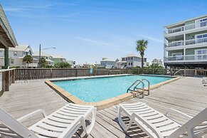 Lagoon Landing 202- Beautifully Decorated Condo With Balcony Pool Step