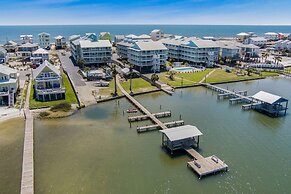 Lagoon Landing 202- Beautifully Decorated Condo With Balcony Pool Step