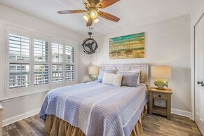 Lagoon Landing 202- Beautifully Decorated Condo With Balcony Pool Step
