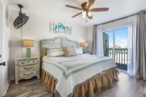Lagoon Landing 202- Beautifully Decorated Condo With Balcony Pool Step