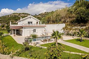 Pantheon Villa Svoronata