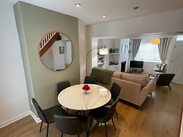 Familyfriendly - Sleeps6 - Privateparking - Garden