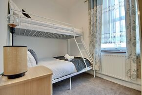 Portsmouth Maisonete Pool Tennis Table